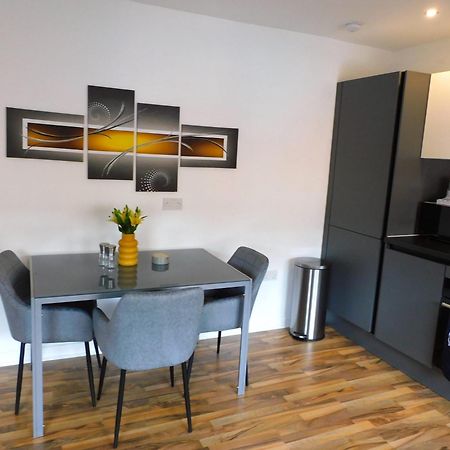 Newly Refurbished 1 Bed Apt In Hamilton Close To Station And Local Amenities Esterno foto